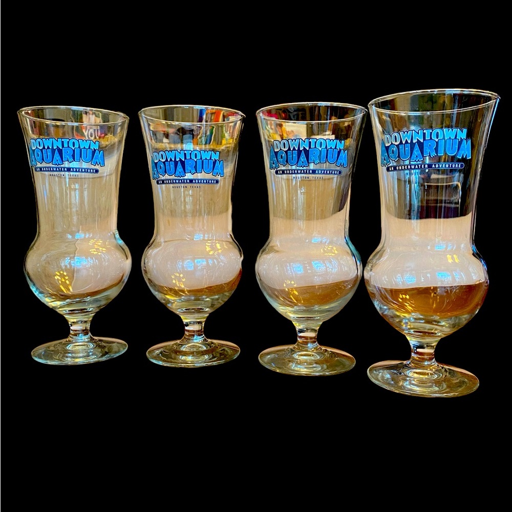 Downtown Aquarium Houston Souvenir Hurricane Glasses - Set of 4 (EUC)